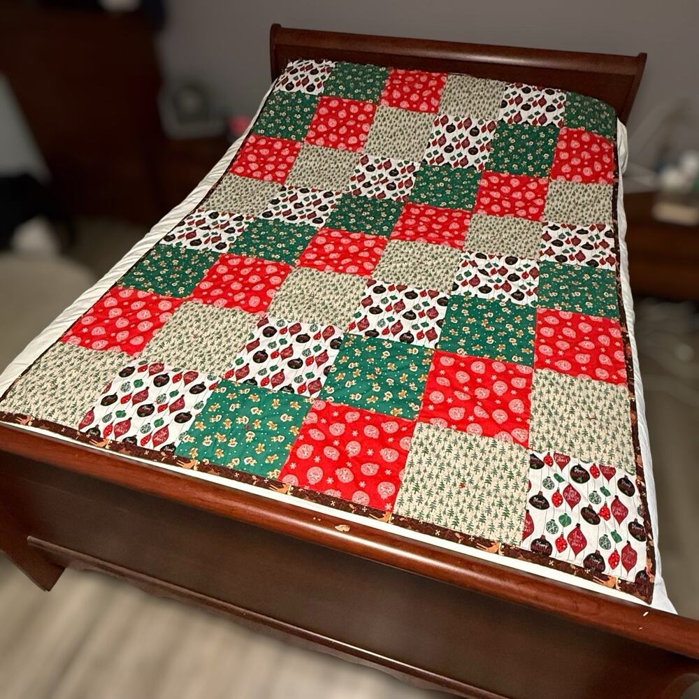Handmade Christmas Quilt Throw Patchwork Red Green Reindeer Holiday Decor